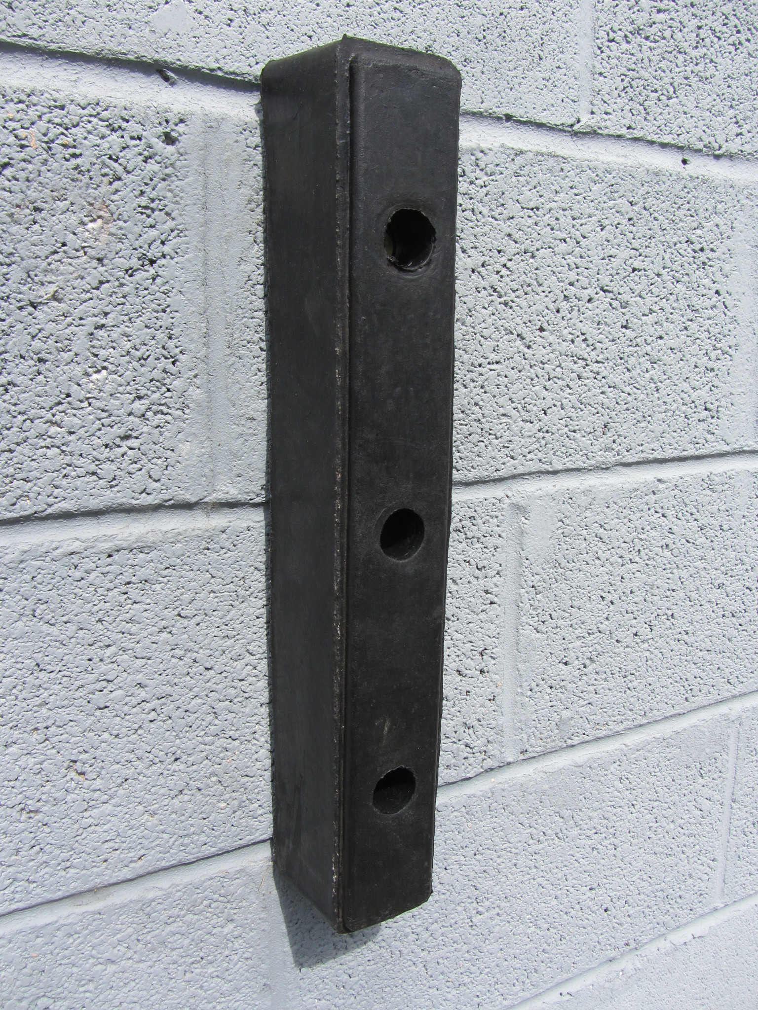 A015 Dock Bumper